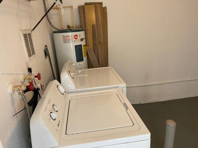 Building Photo - 8524 SW 214th Way