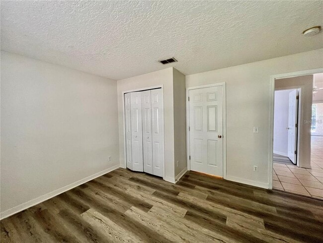 Building Photo - 1140 Cedarwood Way