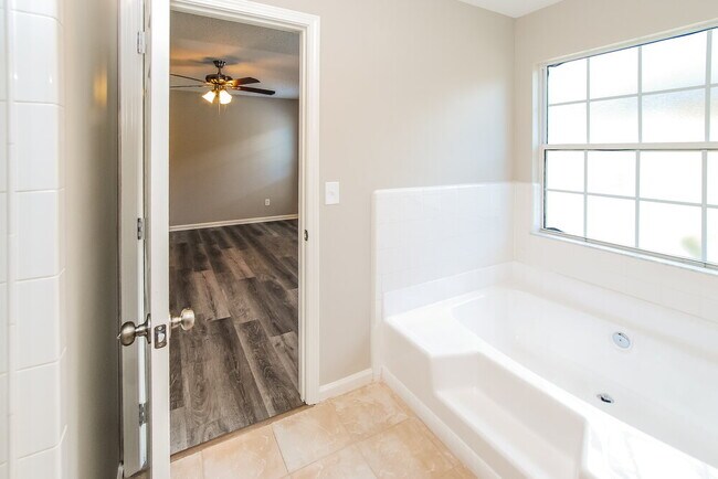 Building Photo - 7686 Fawn Lake Dr S