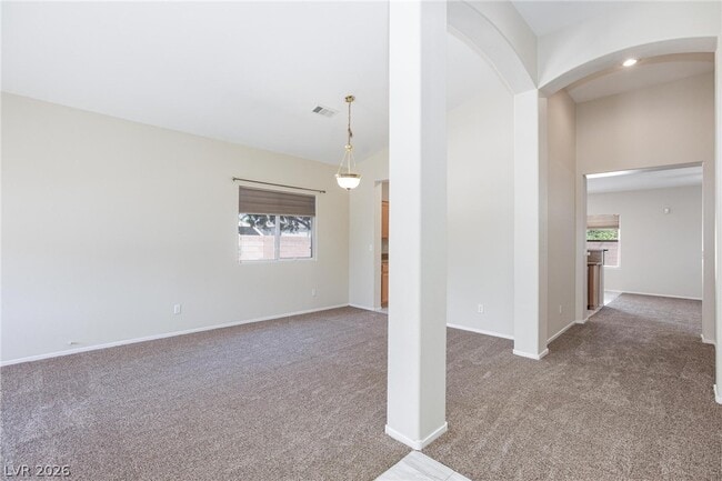 Building Photo - 2598 Highland Cliff Dr