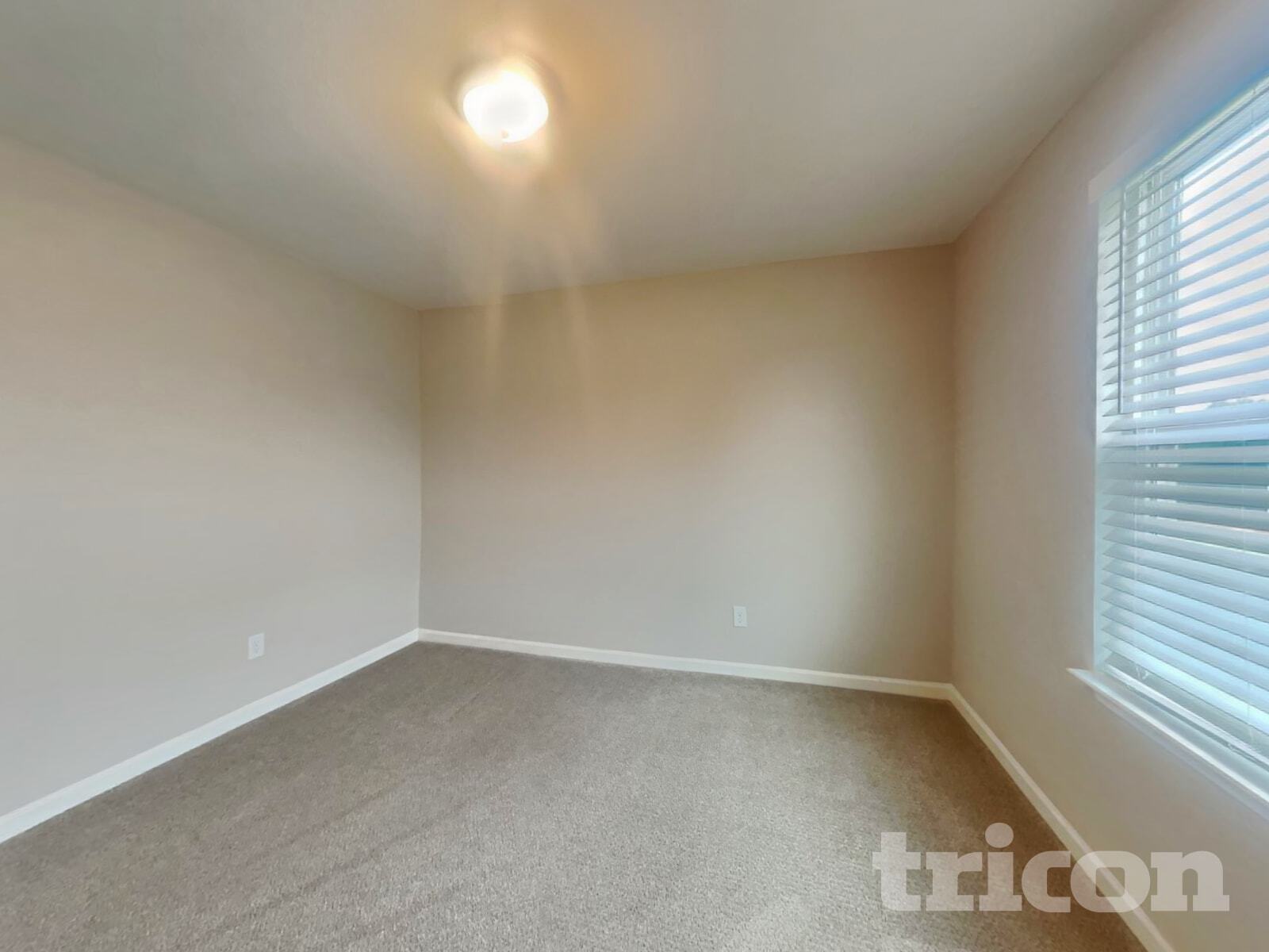 Building Photo - 1524 Hamilton Hills Dr