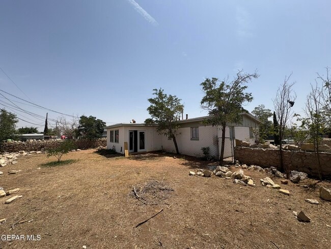 Building Photo - 10309 Shoshone St
