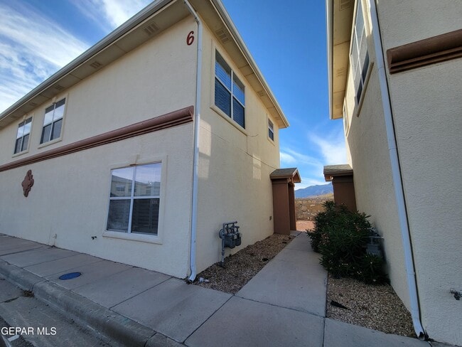 Primary Photo - 10051 Railroad Dr
