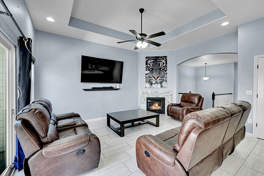 Building Photo - 6829 Juniper Ct