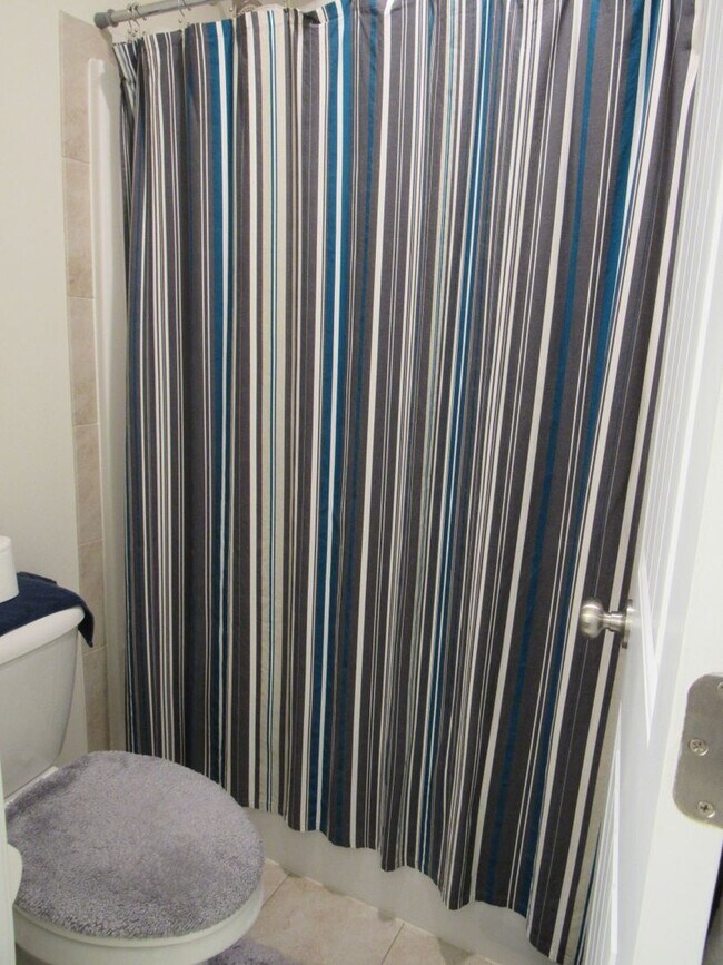 Building Photo - 4 Bedroom 2.5 Bath Onslow Bay