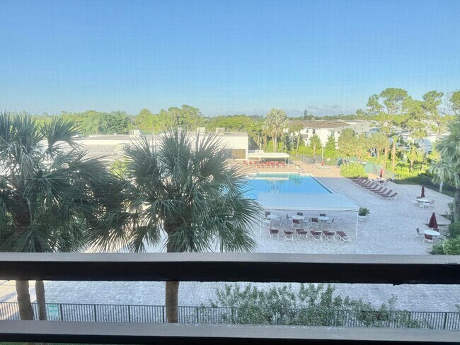 Building Photo - 4640 Lucerne Lakes Blvd W