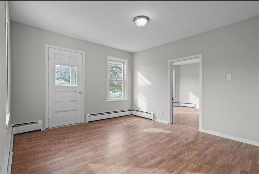 Building Photo - 22 Richmond St