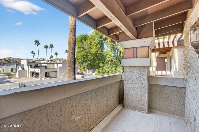 Building Photo - 7557 N Dreamy Draw Dr