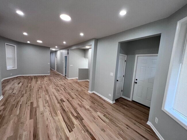 Building Photo - 1024 N Monticello Ave