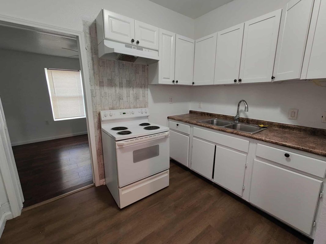 Building Photo - 2605 Birmingham Ave