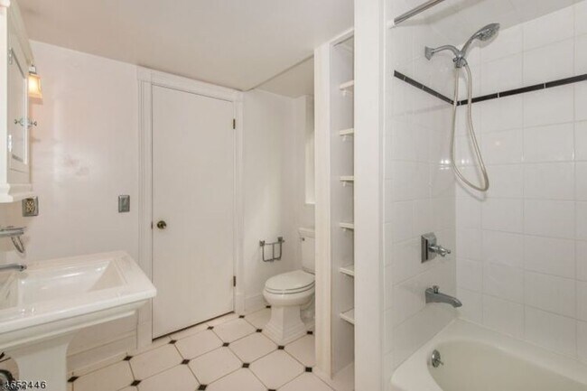 Building Photo - 3 India Brook Dr