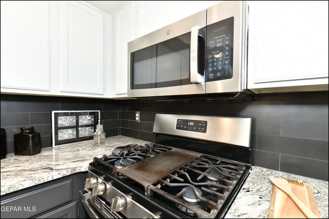 Building Photo - 31 Stratford Hall Cir