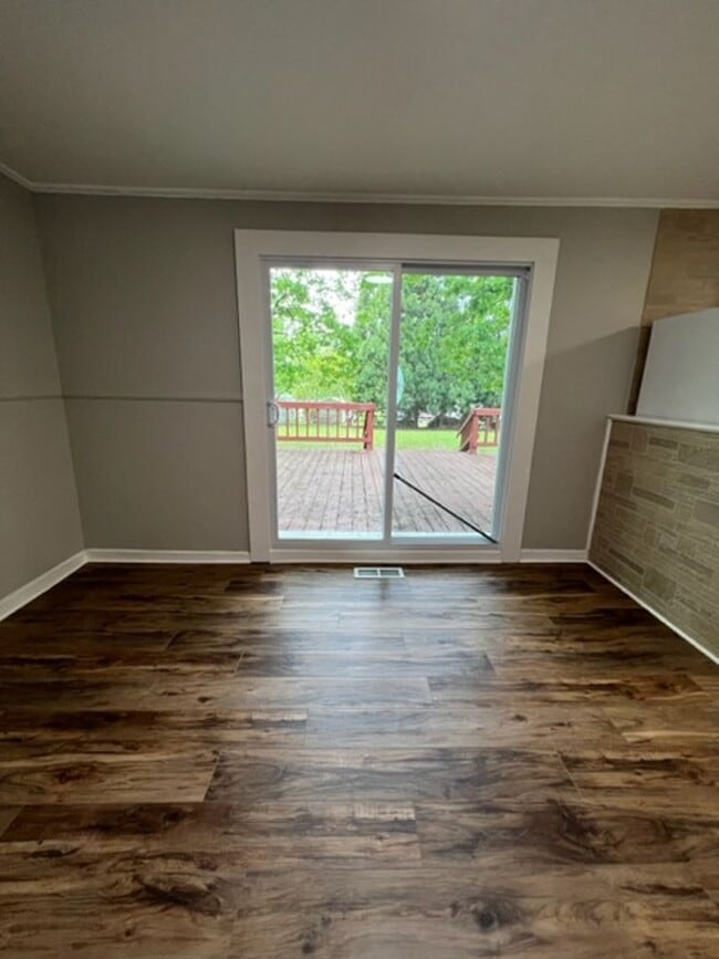 Building Photo - Fantastic Brick Ranch Home that has been refurbished - Open Floorplan with 3 bedrooms & 1.5 baths...