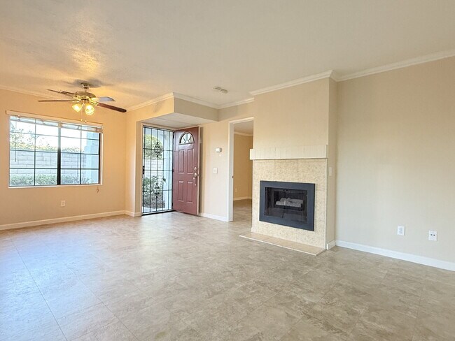 Building Photo - Inviting Rancho Peñasquitos Condo with Poo...