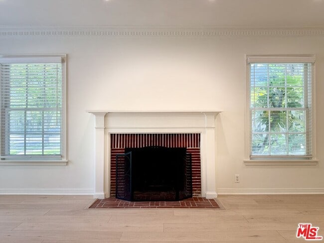Building Photo - 408 S Spalding Dr