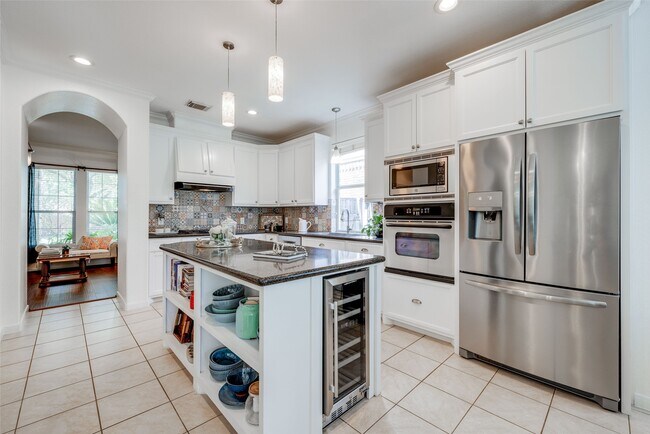 Building Photo - 5722 Ballina Canyon Ln