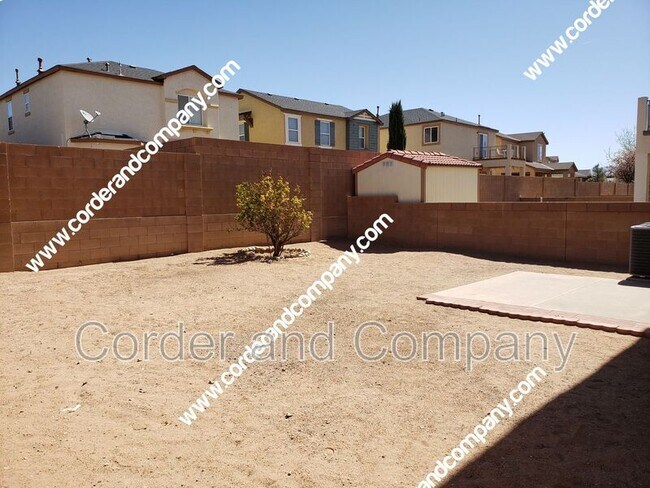 Building Photo - 949 Waterfall Dr