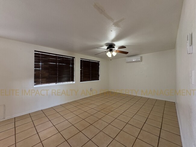 Building Photo - 4650 E Calle Aurora