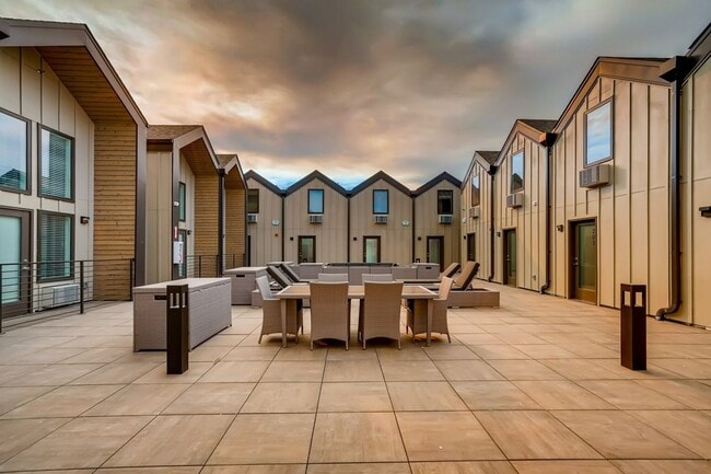 Building Photo - Live Big in a Loft Apartment!