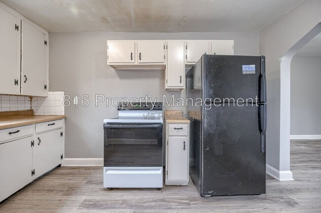 Building Photo - 5701 Anderson Ave
