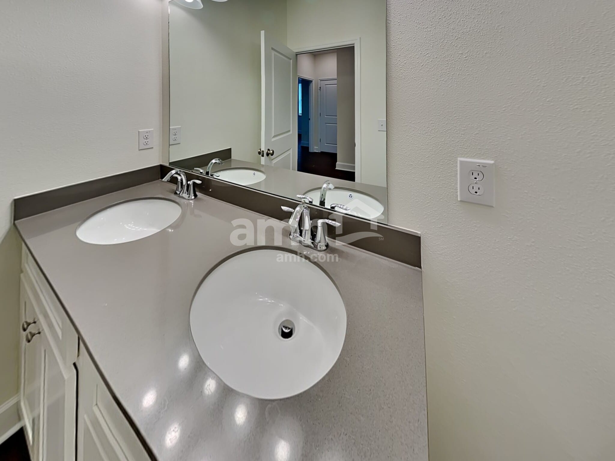 Building Photo - 1125 Walden Pond Dr