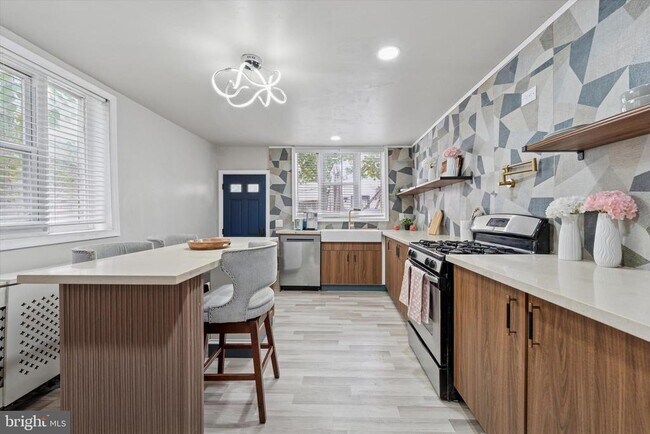 Building Photo - 1644 S 26th St