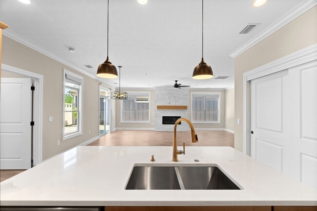 Building Photo - Luxury Maintenance-Free Former Model Home in Grove City – 2 Bed, 2 Bath Ranch