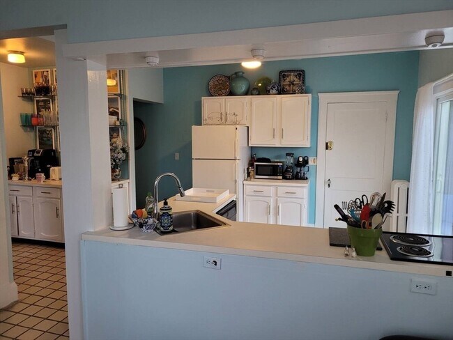 Building Photo - 357 Lafayette St