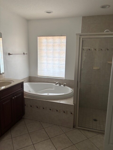 Building Photo - Beautiful Custom Built Home