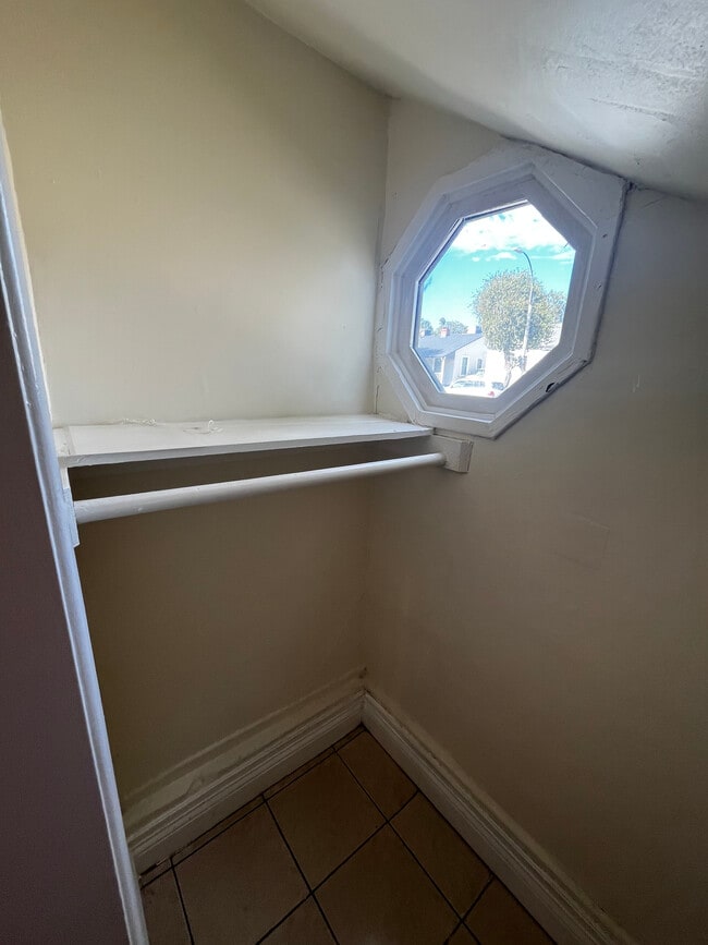 Building Photo - 2716 W 101st St