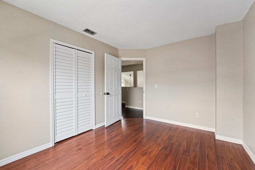 Building Photo - 11944 Cheltinham Dr
