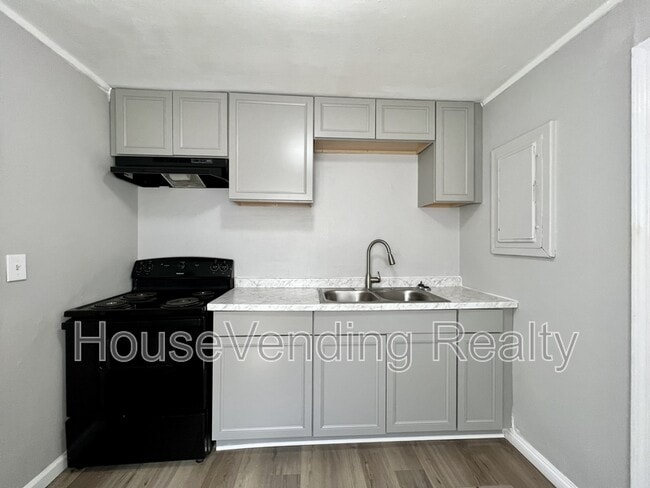 Building Photo - 310 Norris Ave