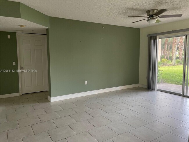 Building Photo - 5005 Wiles Rd