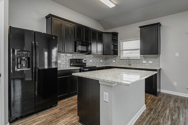 Building Photo - 602 Hollyhock Dr