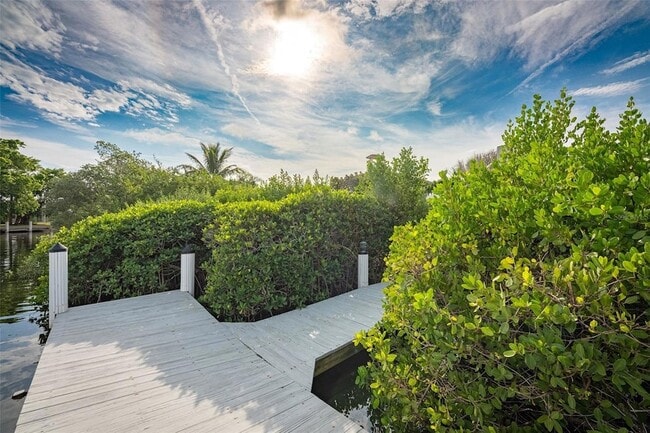 Building Photo - 5 Cache Cay Dr