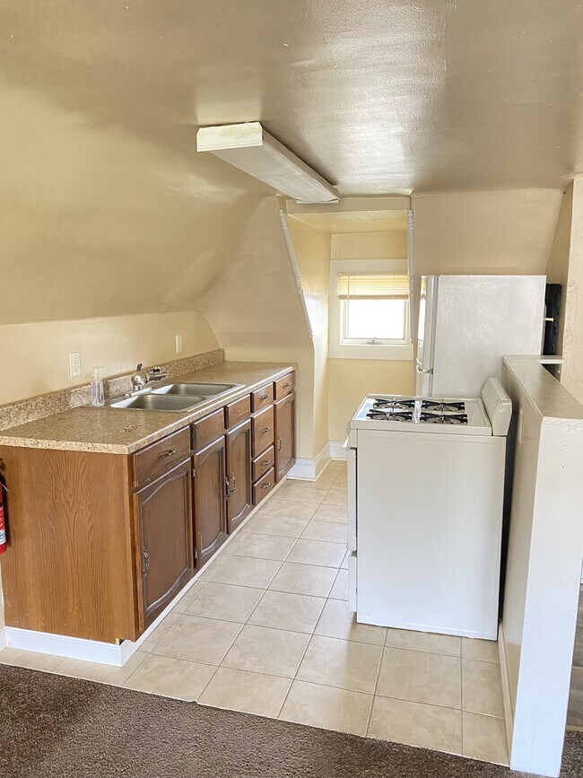 Building Photo - Monaca Triplex (1535 Indiana Ave)