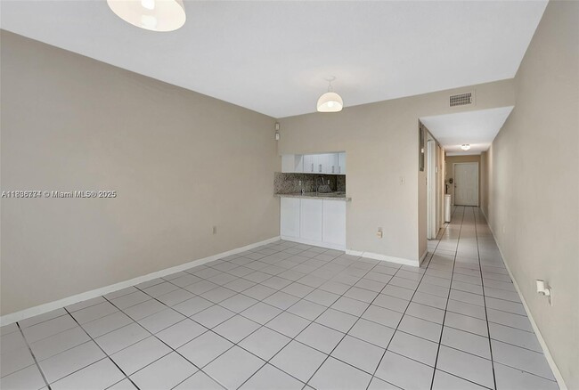 Building Photo - 1604 NE 151st St
