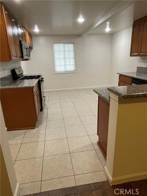 Building Photo - 6141 Marbrisa Ave