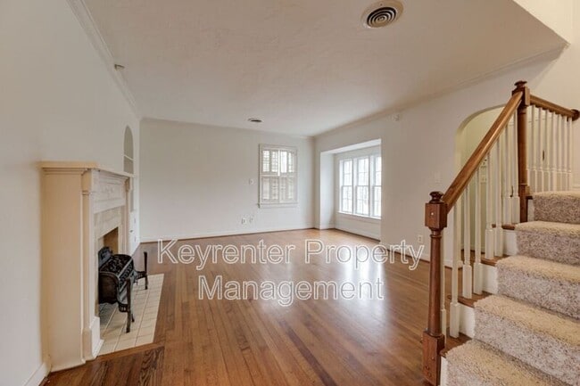 Building Photo - 612 NW 37th St