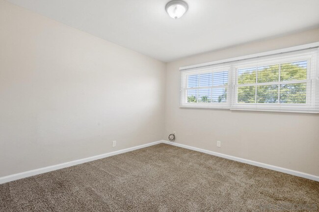 Building Photo - 3752 Alta Loma Dr