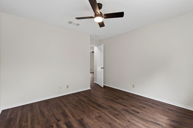 Building Photo - 8910 Kenton Mist