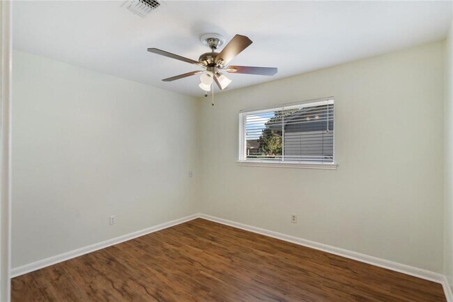 Building Photo - 759 Carlingford Ln