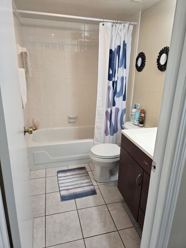 Building Photo - 3186 Via Poinciana