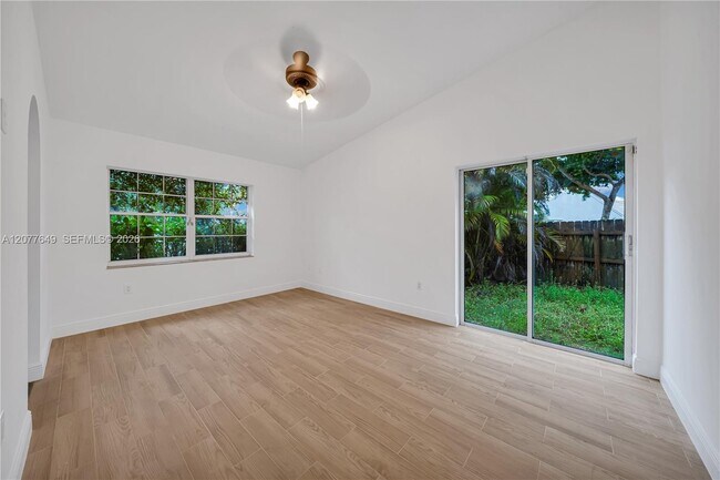Building Photo - 6352 SW 112th Pl
