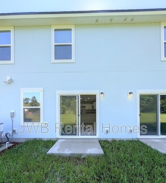 Building Photo - 1116 Comanche St