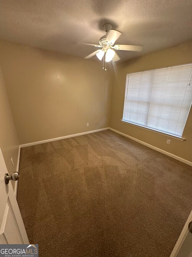 Building Photo - 104 St Helena Ct