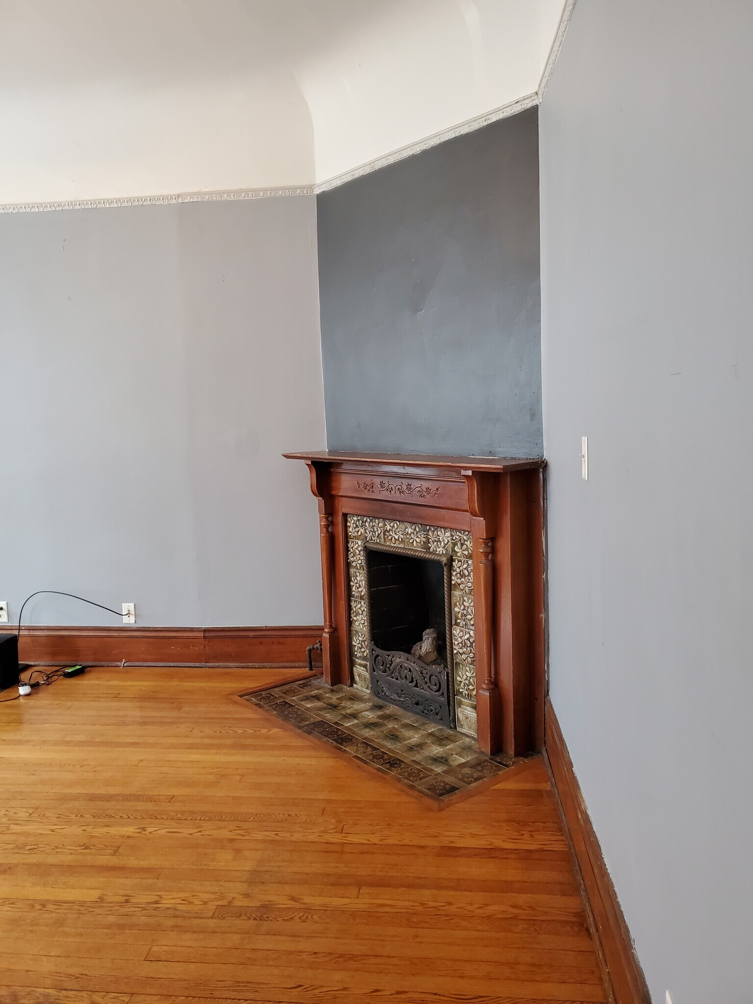 Building Photo - 1560 E Irving Plz