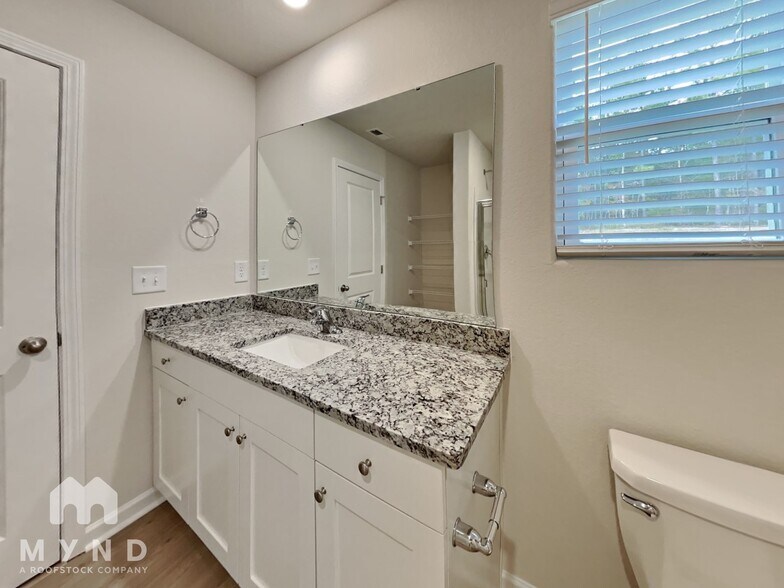 Building Photo - 286 Ivy Bank Dr