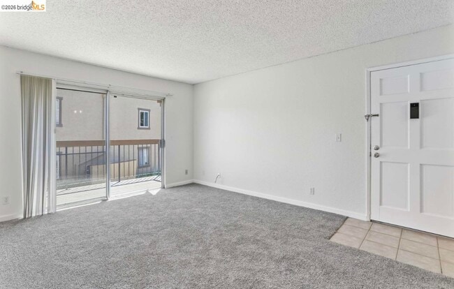Building Photo - 5317 Ridgeview Cir
