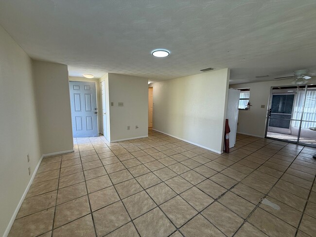Building Photo - 5405 Riverside Dr